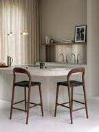 Ami barkruk - Walnut - Zwart leer