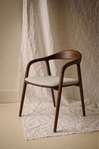 Ami eetkamerstoel - Walnut - Stoffen zitting