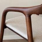 Ami eetkamerstoel - Walnut - Stoffen zitting