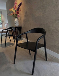 Chique japandi stoelen bij Artichair gekocht
