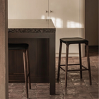 Yume barkruk - Zwart leer - Walnut