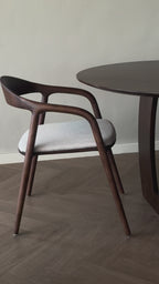 Ami eetkamerstoel - Walnut - Stoffen zitting