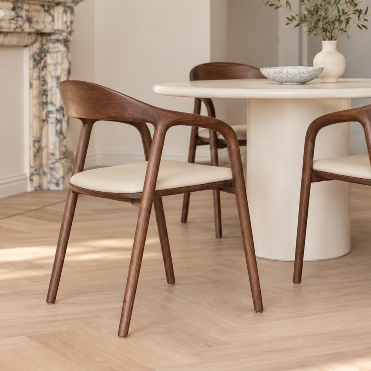 Ami eetkamerstoel walnoot - Beige leer